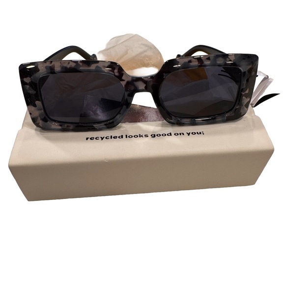 Szade Women’s sunglasses Stoned Saxe/Elysium Black Ink NEW In Box With Case - Picture 1 of 3